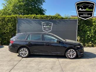 Skoda Octavia Octavia Combi (NXAC), Combi 5-drs, 2019 1.0 TSI 12V picture 1