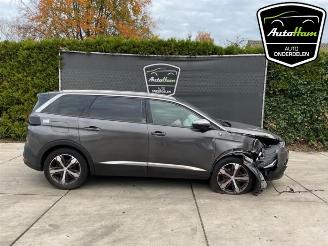 Coche siniestrado Peugeot 5008 5008 II (M4/MC/MJ/MR), MPV, 2016 / 2024 1.2 12V e-THP PureTech 130 2020/1