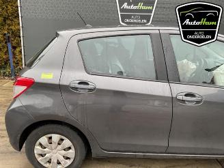 Toyota Yaris Yaris III (P13), Hatchback, 2010 / 2020 1.0 12V VVT-i picture 17