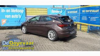 Coche siniestrado Opel Astra Astra K, Hatchback 5-drs, 2015 / 2022 1.0 Turbo 12V 2017/8