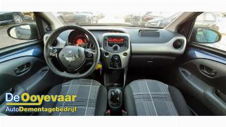 Peugeot 108 108, Hatchback, 2014 1.0 12V picture 2