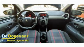Peugeot 108 108, Hatchback, 2014 1.0 12V picture 2