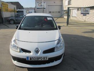demontáž osobní automobily Renault Clio  2008/2