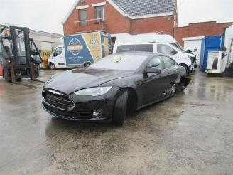 Coche accidentado Tesla Model S TYPE 85 2013/12