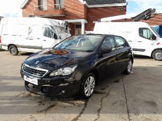 damaged passenger cars Peugeot 308  2014/5