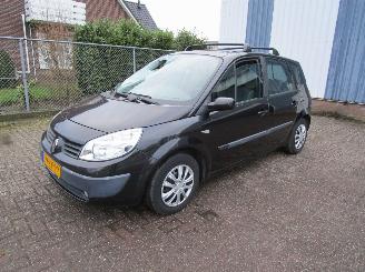 Vaurioauto  passenger cars Renault Scenic 1.6 Airco 165.000 KM 2005/1