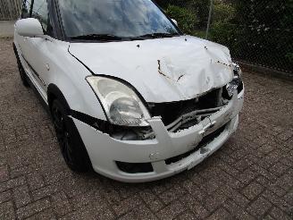 Suzuki Swift 1.3 Airco Radio/CD Parelmoer Wit picture 5