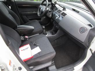 Suzuki Swift 1.3 Airco Radio/CD Parelmoer Wit picture 10