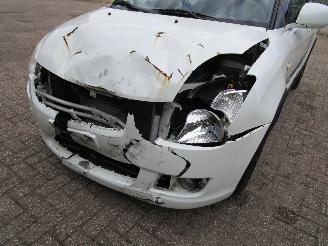Suzuki Swift 1.3 Airco Radio/CD Parelmoer Wit picture 7