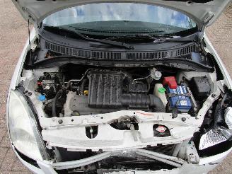 Suzuki Swift 1.3 Airco Radio/CD Parelmoer Wit picture 9
