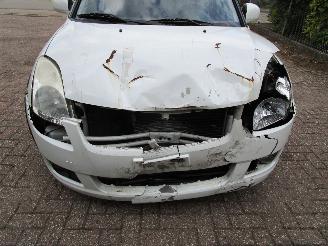 Suzuki Swift 1.3 Airco Radio/CD Parelmoer Wit picture 6