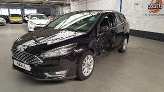 Unfallwagen Ford Focus 1.0 TI-VCT ECOBOOST 12V 125 COMBI  BENZ 998 CC 92KW 125 PK 2017/7