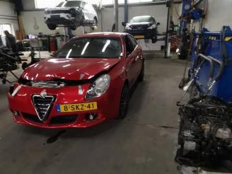 Coche siniestrado Alfa Romeo Giulietta Giulietta (940), Hatchback, 2010 / 2020 1.4 TB 16V MultiAir 2013/10