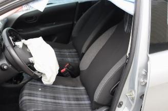 Peugeot 108 108, Hatchback, 2014 1.0 12V VVT-i picture 9