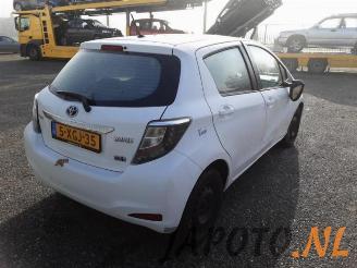 Toyota Yaris Yaris III (P13), Hatchback, 2010 / 2020 1.5 16V Hybrid picture 4