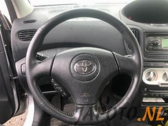 Toyota Yaris-verso Yaris Verso (P2), MPV, 1999 / 2005 1.3 16V picture 15