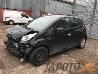 Salvage car Kia Venga Venga, MPV, 2010 / 2019 1.6 CRDi VGT 16V 2014/12