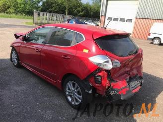 Kia Cee d Cee'd (JDB5), Hatchback 5-drs, 2012 / 2018 1.0i T-GDi 12V 120 picture 2
