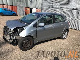 Coche siniestrado Toyota Yaris Yaris II (P9), Hatchback, 2005 / 2014 1.3 16V VVT-i 2007/1
