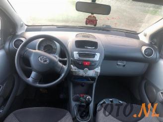 Toyota Aygo Aygo (B10), Hatchback, 2005 / 2014 1.0 12V VVT-i picture 9