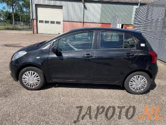 Toyota Yaris Yaris II (P9), Hatchback, 2005 / 2014 1.3 16V VVT-i picture 2