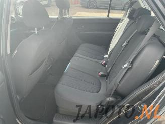 Kia Carens Carens III (FG), MPV, 2006 / 2013 2.0i CVVT 16V picture 13