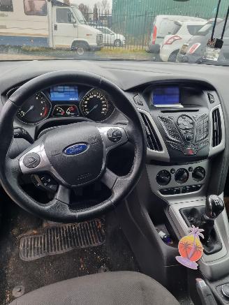 Ford Focus 3 Wagon Combi 1.0 Ti-VCT EcoBoost 12V 100 (M2DA(Euro 5)) [74kW] picture 8