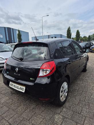 Renault Clio III (BR/CR) Hatchback 1.5 dCi FAP (K9K-770(K9K-67)) [65kW] 5-BAK picture 5