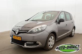 Vaurioauto  passenger cars Renault Scenic 1.2 TCE Bose Navi 2016/2