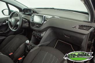Peugeot 208 1.2 Airco picture 16
