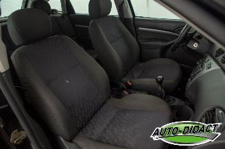 Ford Focus 1.4-16V Trend Airco picture 14