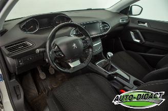 Peugeot 308 1.2 PureTech Clima Navi Pano Camera Blue Lease Executive picture 23