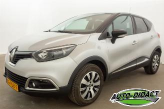 skadebil auto Renault Captur 0.9 TCe Airco Navi Limited 2016/8