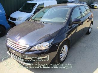 rozbiórka samochody osobowe Peugeot 308 308 SW (L4/L9/LC/LJ/LR) Combi 5-drs 1.2 12V e-THP PureTech 110 (EB2DT(=
HNZ)) [81kW]  (03-2014/12-2021) 2015