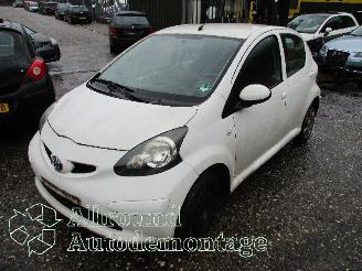 rozbiórka samochody osobowe Toyota Aygo Aygo (B10) Hatchback 1.0 12V VVT-i (1KR-FE) [50kW]  (07-2005/05-2014) 2008