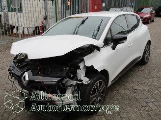 Dezmembrări autoturisme Renault Clio Clio IV (5R) Hatchback 5-drs 0.9 Energy TCE 90 12V (H4B-400(H4B-A4)) [=
66kW]  (11-2012/08-2021) 2014