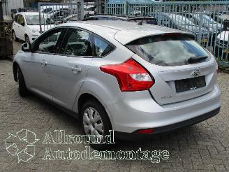 Ford Focus Focus 3 Hatchback 1.6 Ti-VCT 16V 105 (IQDB(Euro 5)) [77kW]  (07-2010/0=
5-2018) picture 4