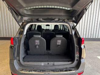 Peugeot 5008 Allure 7-Sitzer / R-Kamera / Navi picture 13