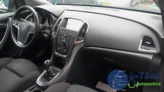Opel Astra Astra J (PC6/PD6/PE6/PF6), Hatchback 5-drs, 2009 / 2015 1.7 CDTi 16V EcoFLEX 130 picture 17