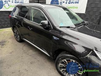 Mitsubishi Outlander Outlander (GF/GG), SUV, 2012 / 2022 2.0 16V PHEV 4x4 picture 10