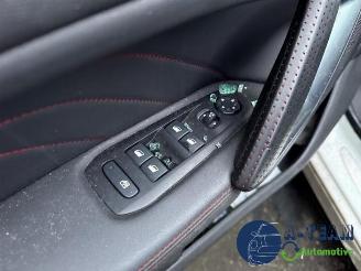 Peugeot 308 308 (L3/L8/LB/LH/LP), Hatchback 5-drs, 2013 / 2021 1.2 12V e-THP PureTech 130 picture 22