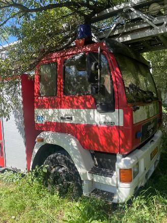 dommages camions /poids lourds MAN  15 LL 2000/2