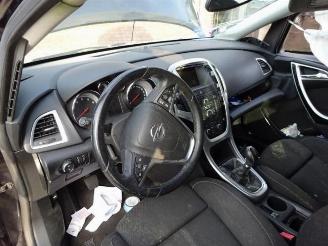 Opel Astra Astra J Sports Tourer (PD8/PE8/PF8), Combi, 2010 / 2015 1.4 Turbo 16V picture 14