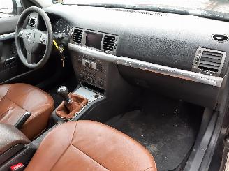 Opel Vectra Vectra C Caravan Combi 1.9 CDTI 120 (Z19DT(Euro 4)) [88kW]  (04-2004/0=
1-2009) picture 8