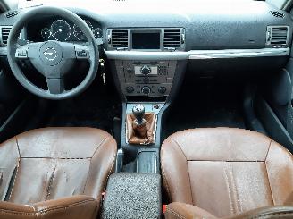 Opel Vectra Vectra C Caravan Combi 1.9 CDTI 120 (Z19DT(Euro 4)) [88kW]  (04-2004/0=
1-2009) picture 13