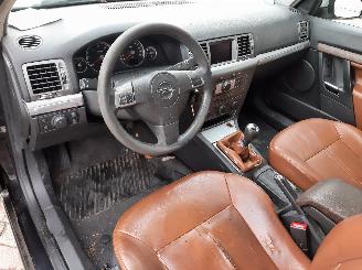 Opel Vectra Vectra C Caravan Combi 1.9 CDTI 120 (Z19DT(Euro 4)) [88kW]  (04-2004/0=
1-2009) picture 21