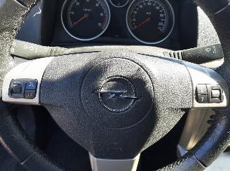 Opel Astra Astra H SW (L35) Combi 1.9 CDTi 16V 150 (Z19DTH(Euro 4)) [110kW]  (09-=
2004/10-2010) picture 19