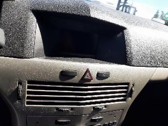 Opel Astra Astra H SW (L35) Combi 1.9 CDTi 16V 150 (Z19DTH(Euro 4)) [110kW]  (09-=
2004/10-2010) picture 22