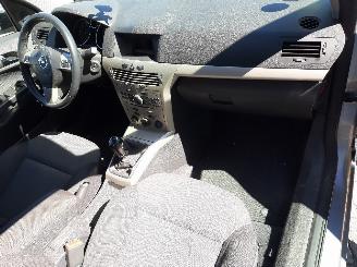 Opel Astra Astra H SW (L35) Combi 1.9 CDTi 16V 150 (Z19DTH(Euro 4)) [110kW]  (09-=
2004/10-2010) picture 9