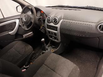 Dacia Sandero Sandero I (BS) Hatchback 1.2 16V (D4F-732(D4F-F7)) [55kW]  (11-2008/12=
-2012) picture 11